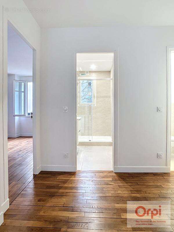 Appartement à PARIS-15E