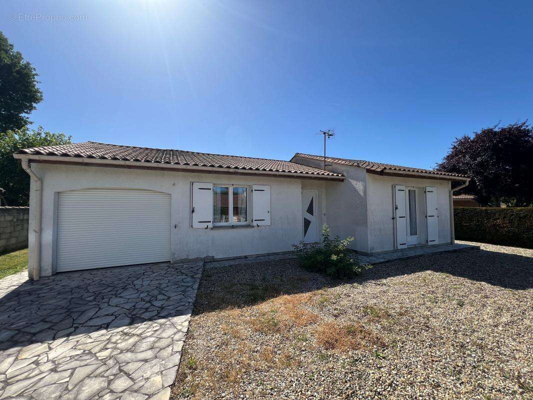 Maison à BASSENS