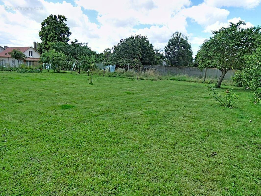 Terrain à BUEIL