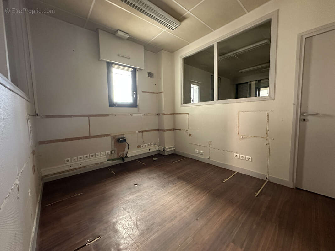 Commerce à SAINT-GEORGES-DE-DIDONNE