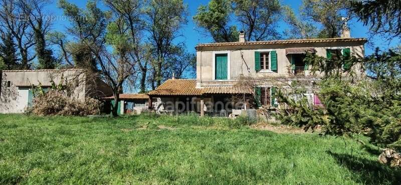 Maison à FONTVIEILLE