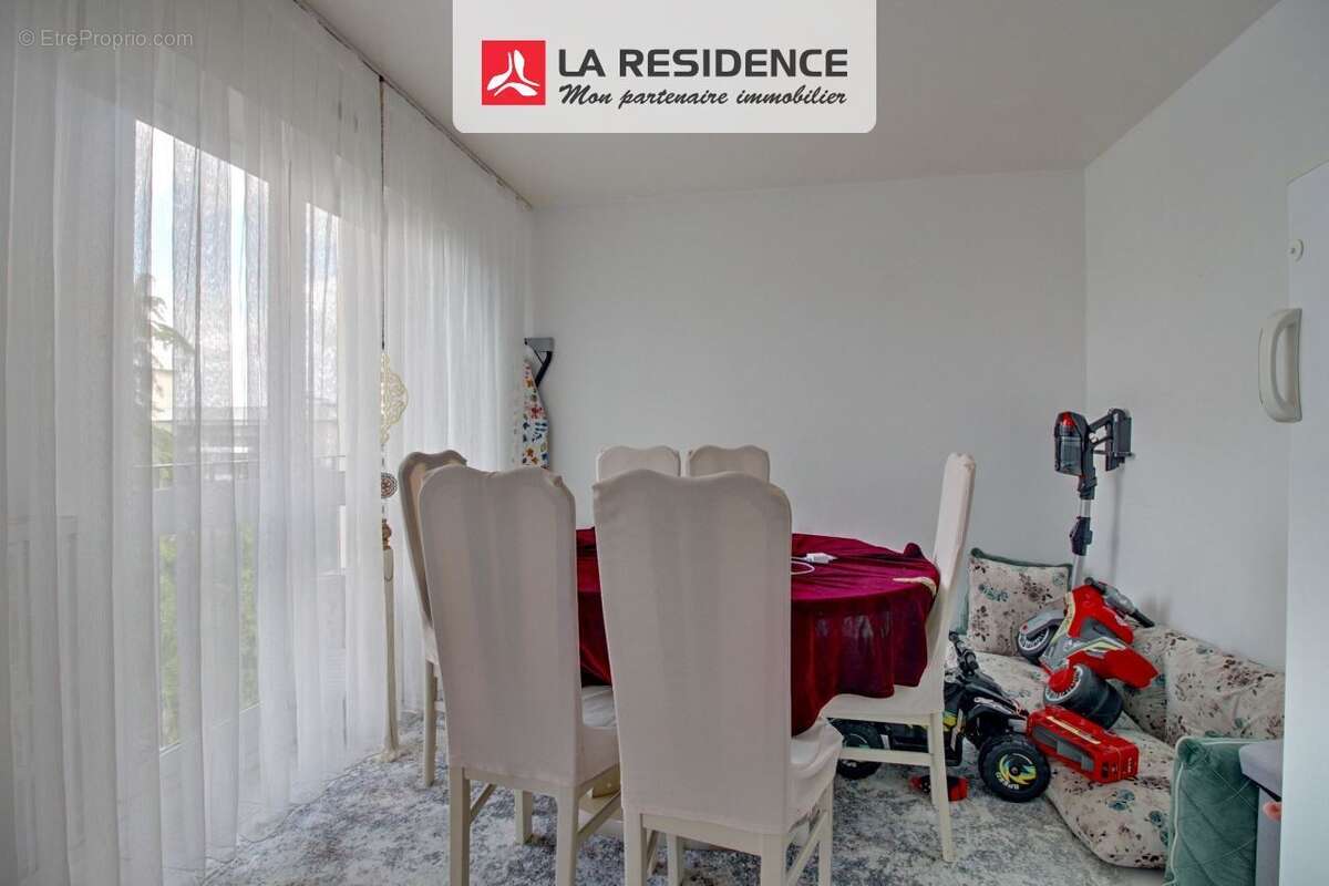 Appartement à LES MUREAUX