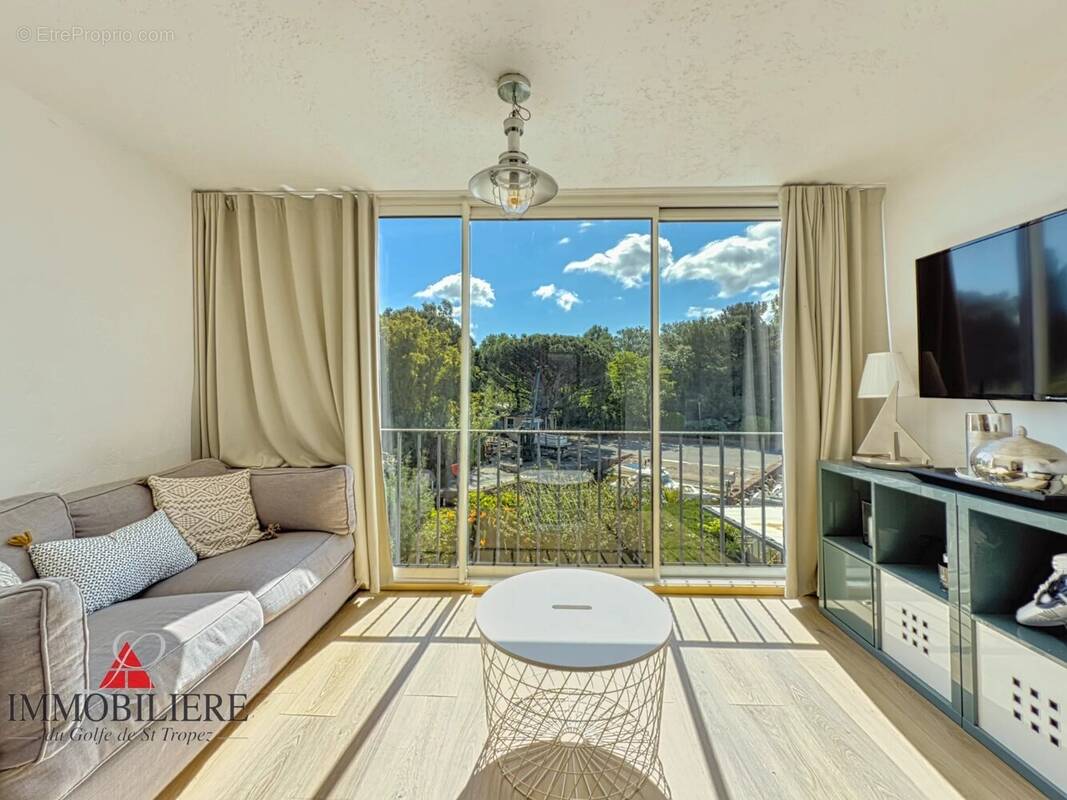 Appartement à COGOLIN