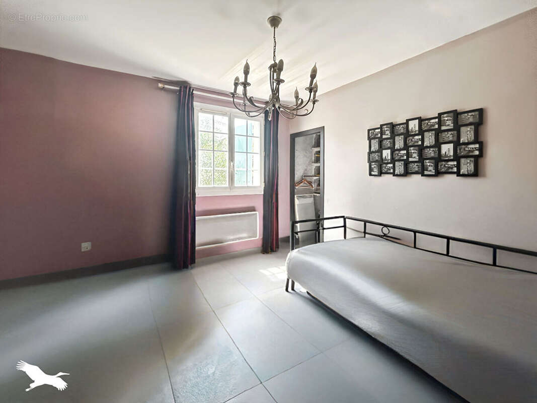 Maison à vendre Allauch 7 pièces 122,44 m2 + 100 m2 annexes aménagées + PISCINE + STATIONNEMENTS - SECTEUR ENCO DE BOTTE - photo 15