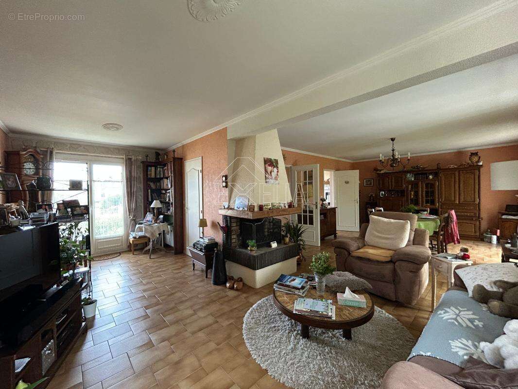 Maison à ROSNY-SUR-SEINE