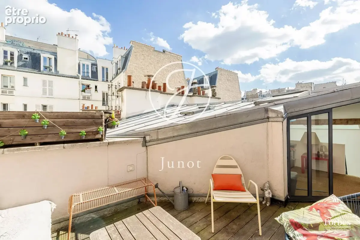Paris 18e - JULES JOFFRIN / RUE DU POTEAU - Duplex - 4 pièces - 96,82m² Carrez - 130,57m² -  Atelier d'artiste - Terrasse - photo 3