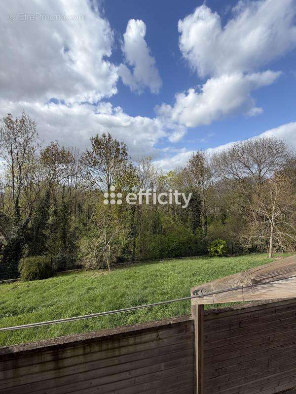 Appartement à CHENNEVIERES-SUR-MARNE