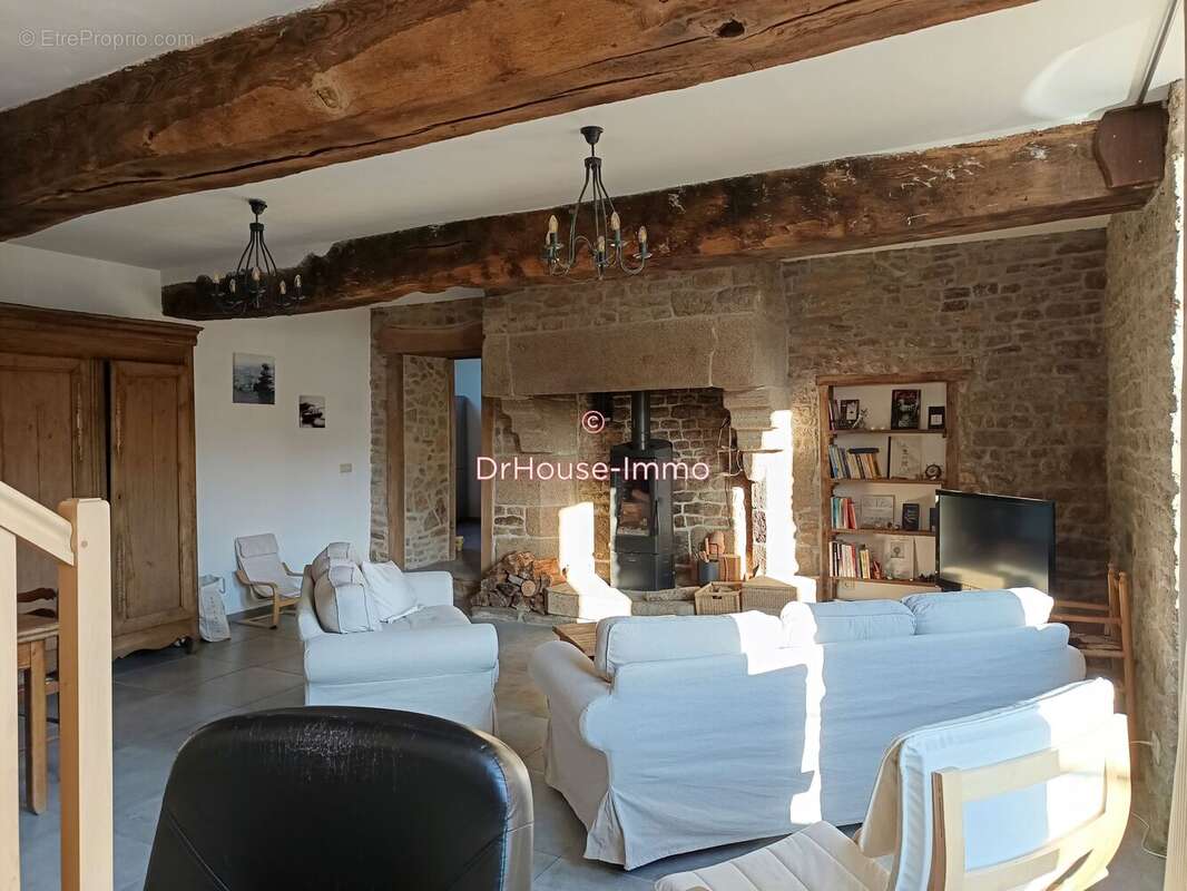 Maison à LOUVIGNE-DU-DESERT