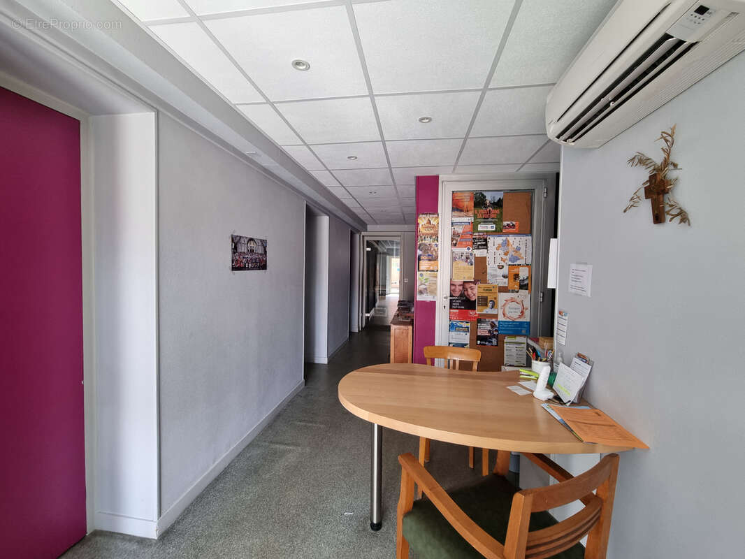 Commerce à LE PEAGE-DE-ROUSSILLON