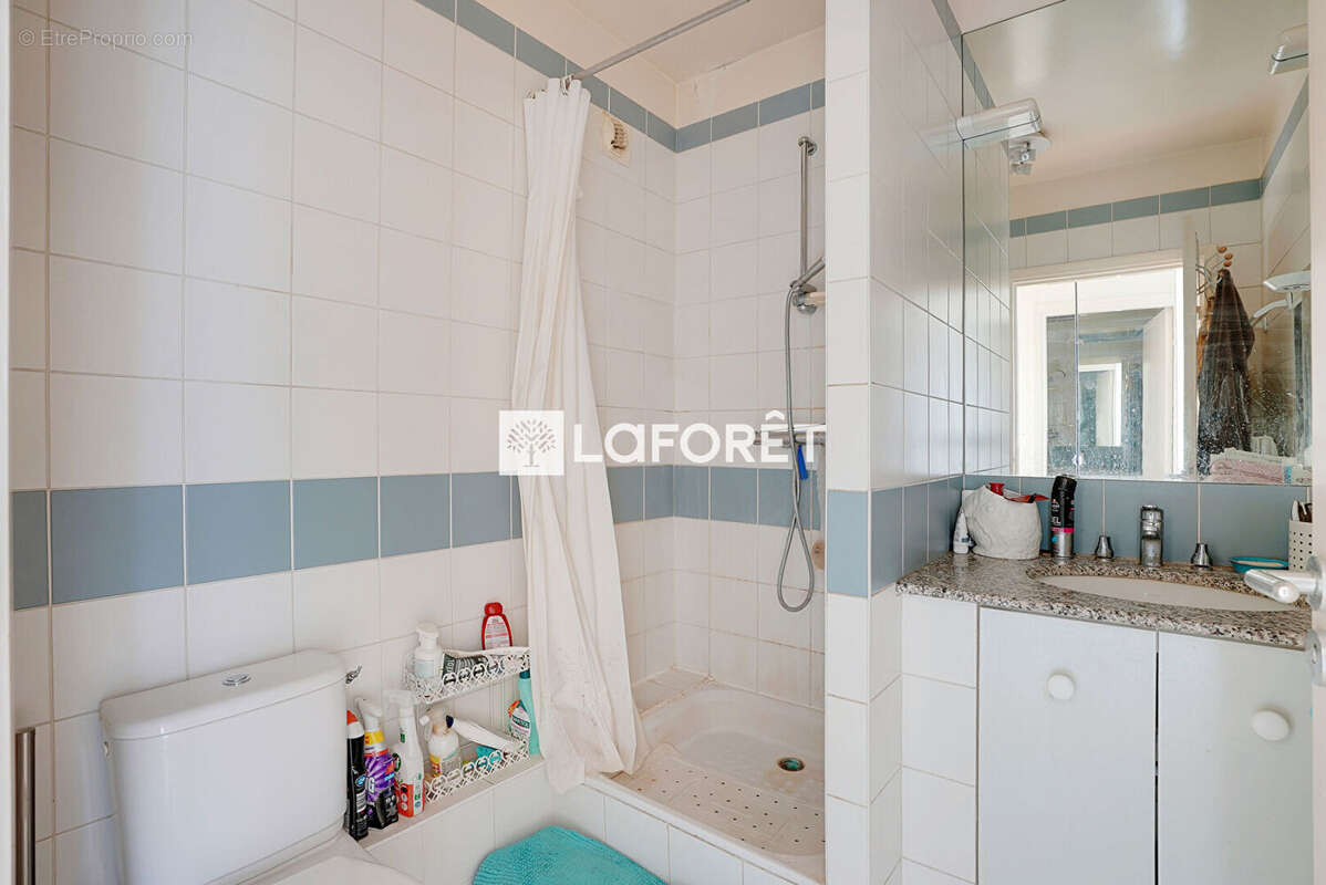 Appartement à LEVALLOIS-PERRET