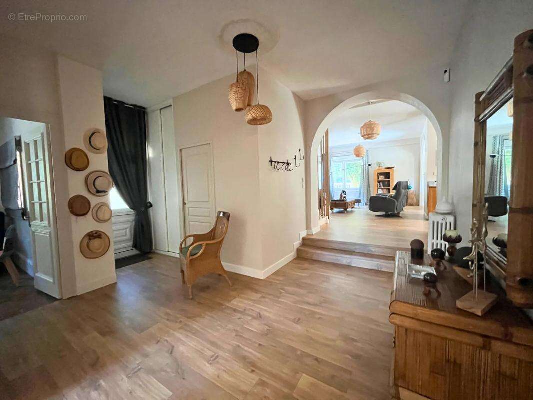 Maison à SAINT-VICTOR-DE-CESSIEU