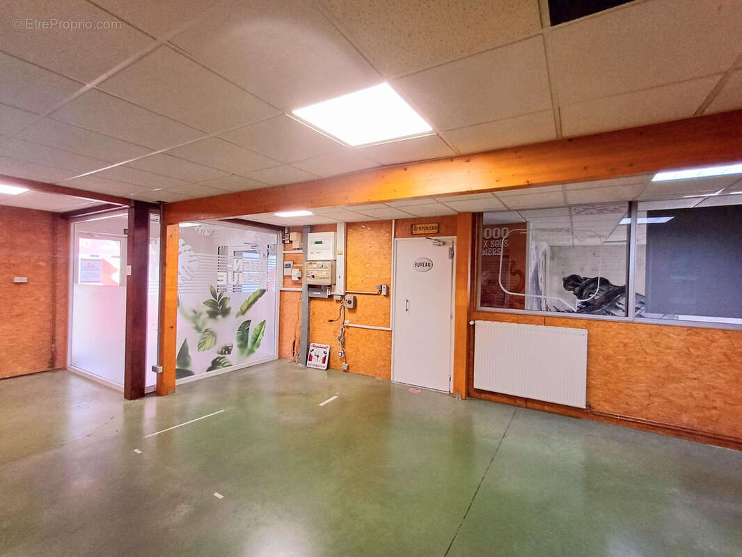 Secteur Belfort Local d’activité de 480 m2 avec parking - photo 3