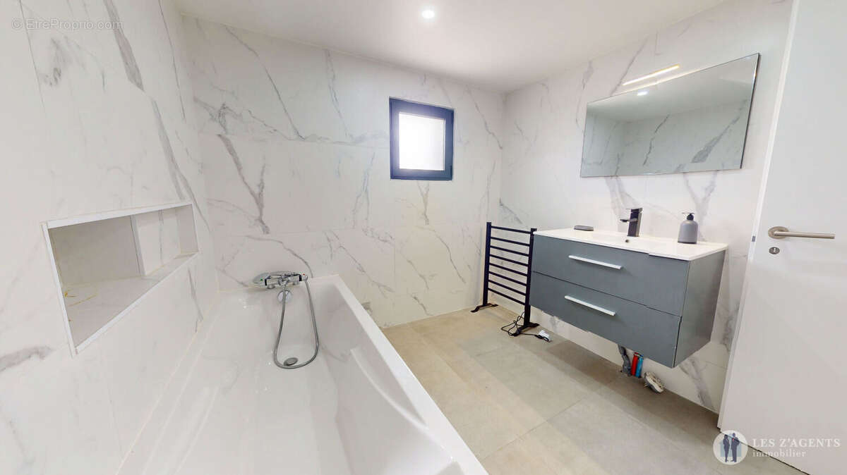 Maison à SAINT-SULPICE