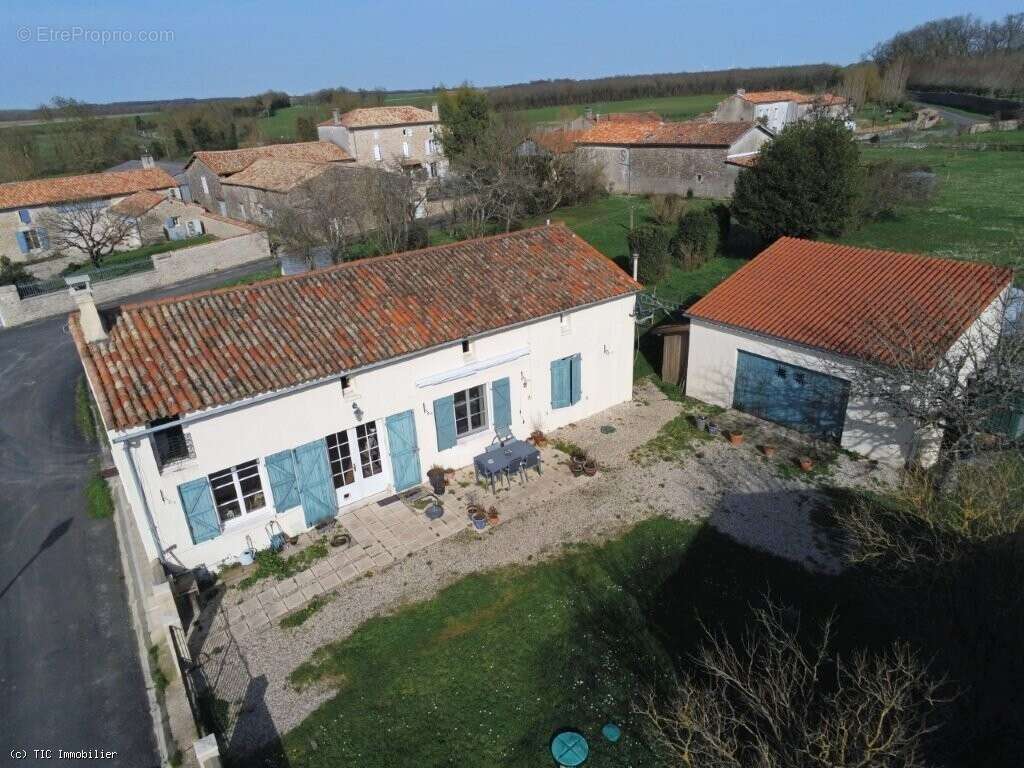 Maison à VILLEFAGNAN
