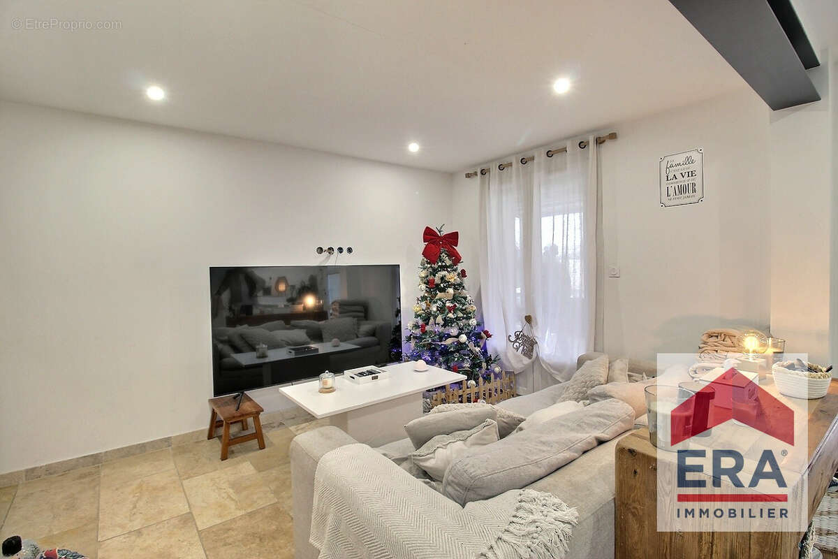 Maison à COURTHEZON