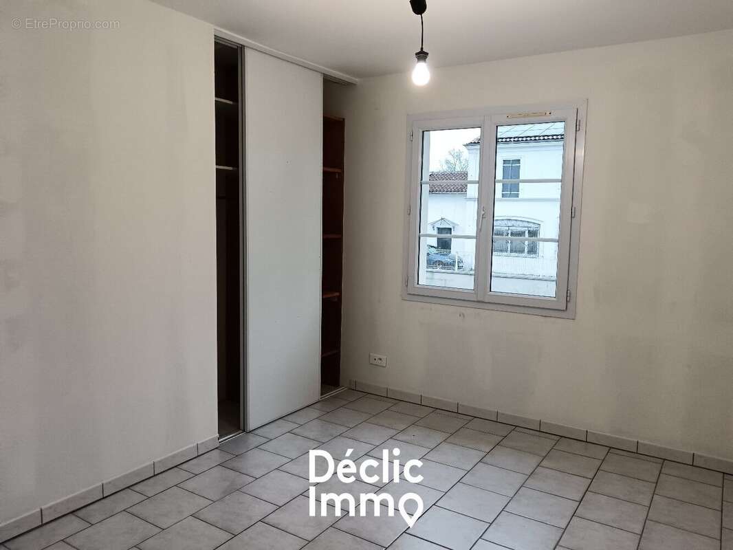 Maison à BRIZAMBOURG