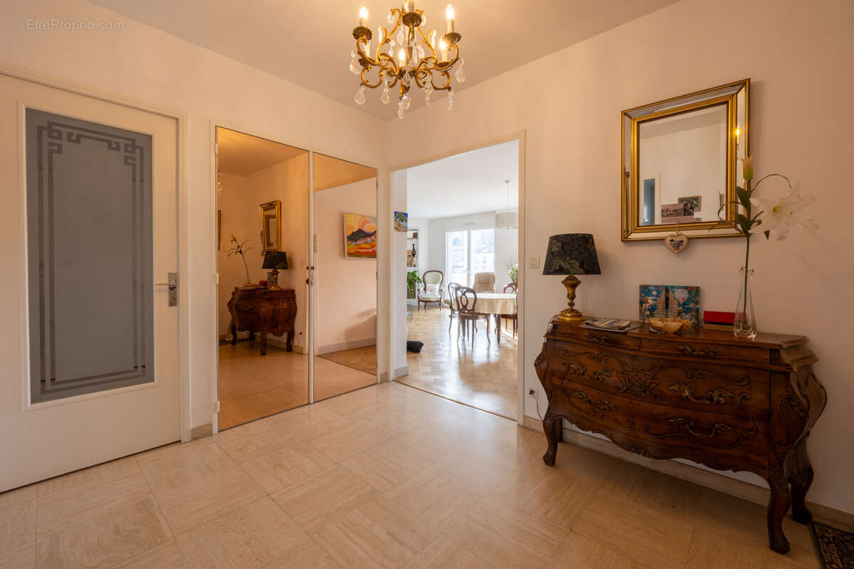 Appartement à SAINT-ETIENNE