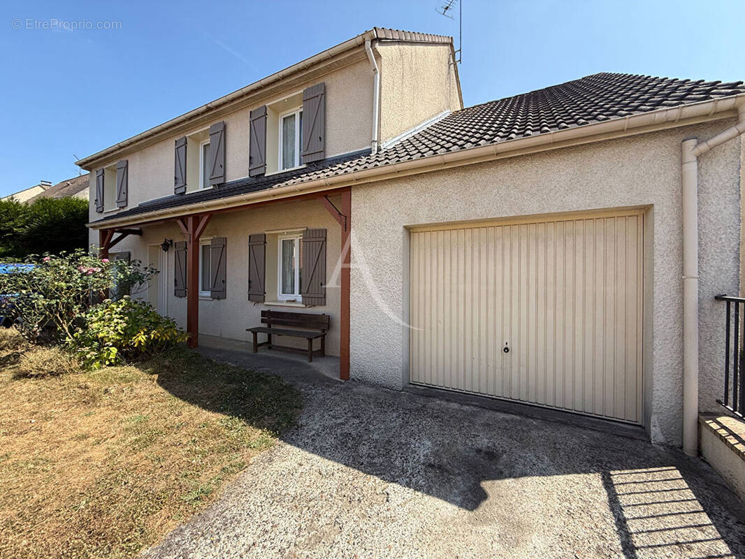 Maison à OZOIR-LA-FERRIERE