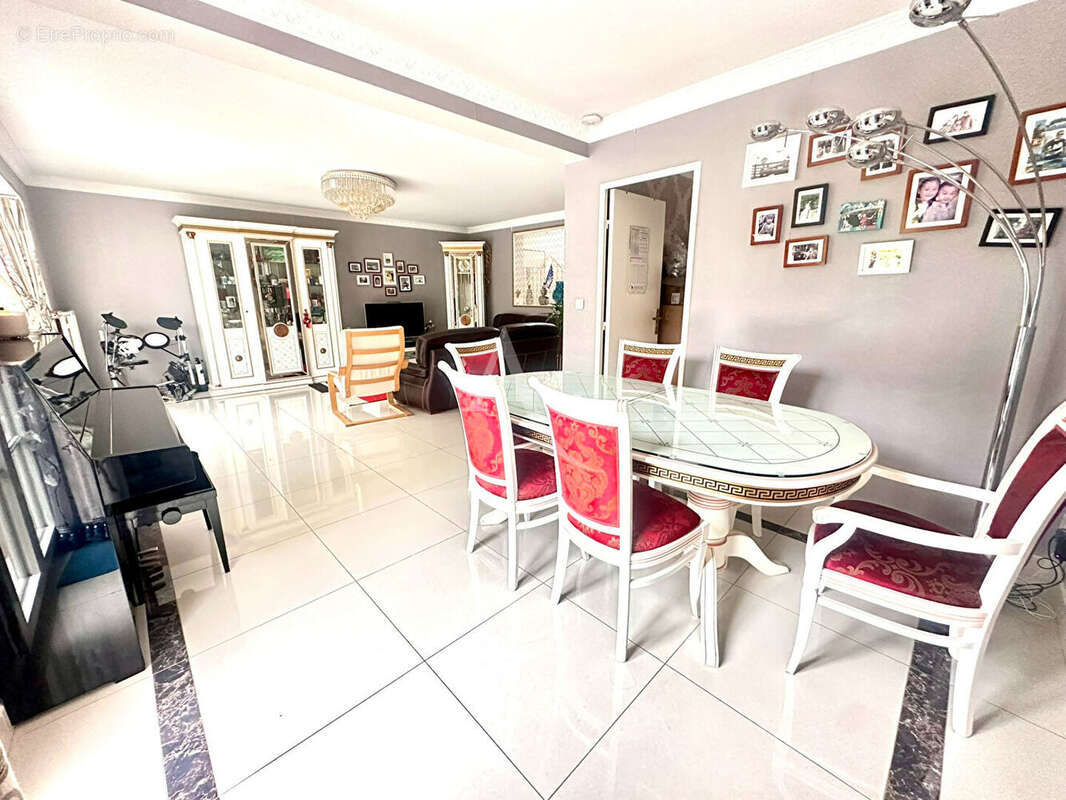 Maison à BUSSY-SAINT-GEORGES