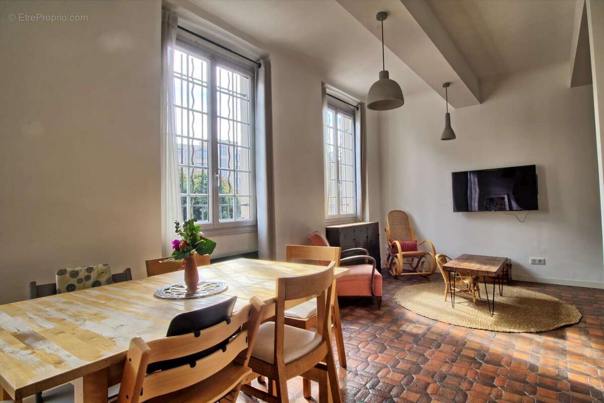 Appartement à MARSEILLE-2E