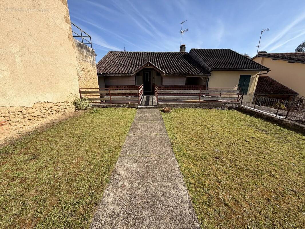 Maison à ESTANG