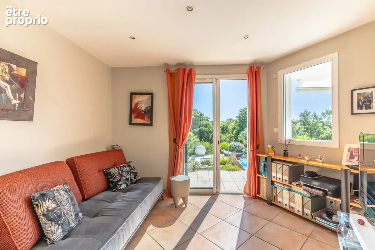 Maison 7 pièces 196 m² à vendre à Bassussarry (64200) - photo 6