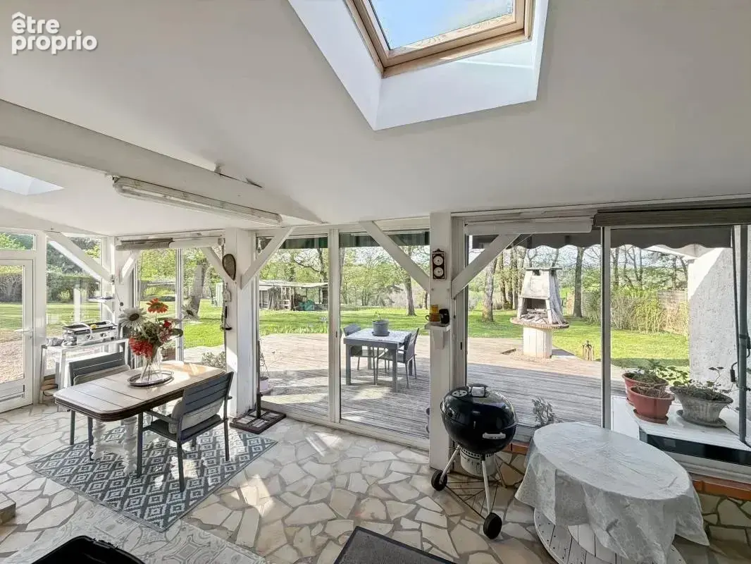 Ensemble immobilier avec maison périgourdine et deux gîtes – Vue panoramique – Terrain 4 091 m²  - photo 6