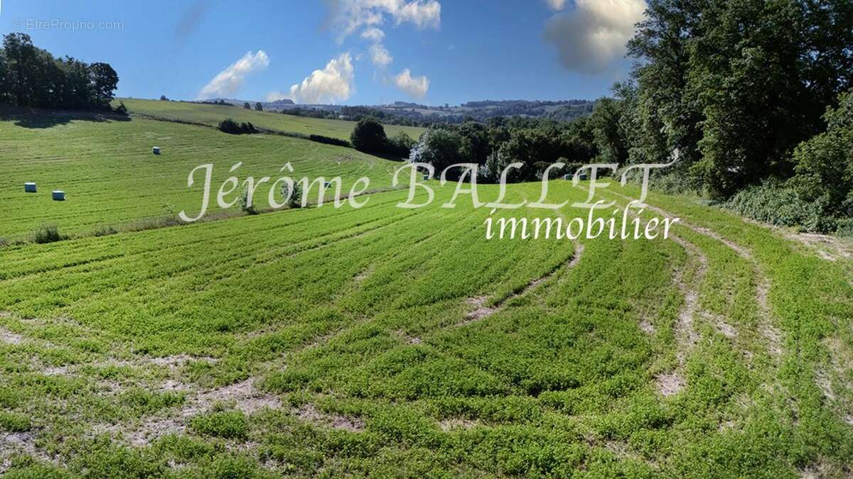 Terrain à MAILHOC
