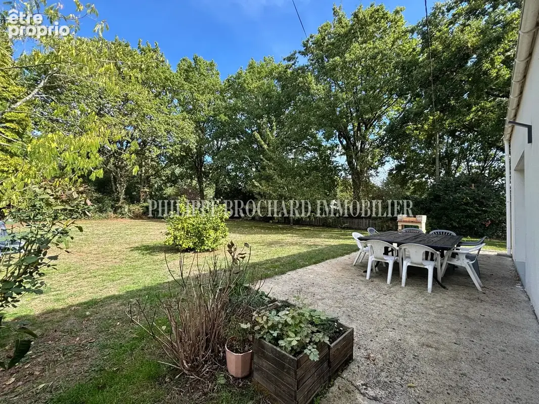 Maison 9 pièces 182 m² à vendre à La Roche-Sur-Yon (85000) - photo 6