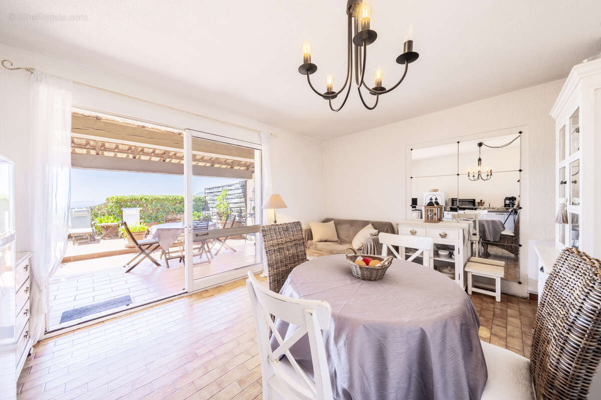 Appartement à LA CROIX-VALMER