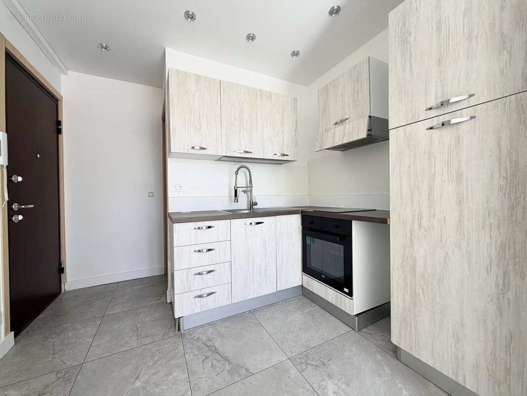 Vallauris - studio et 2 pièces - rénové - photo 3