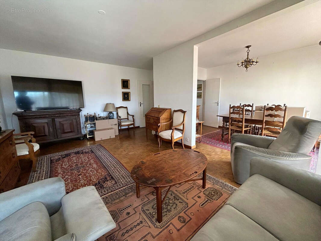 Appartement à MARSEILLE-6E