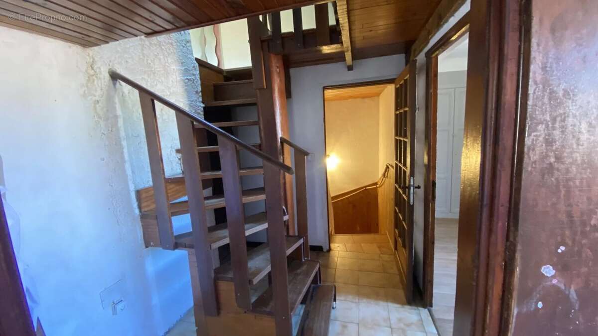 Maison à SAINT-CHAMAS