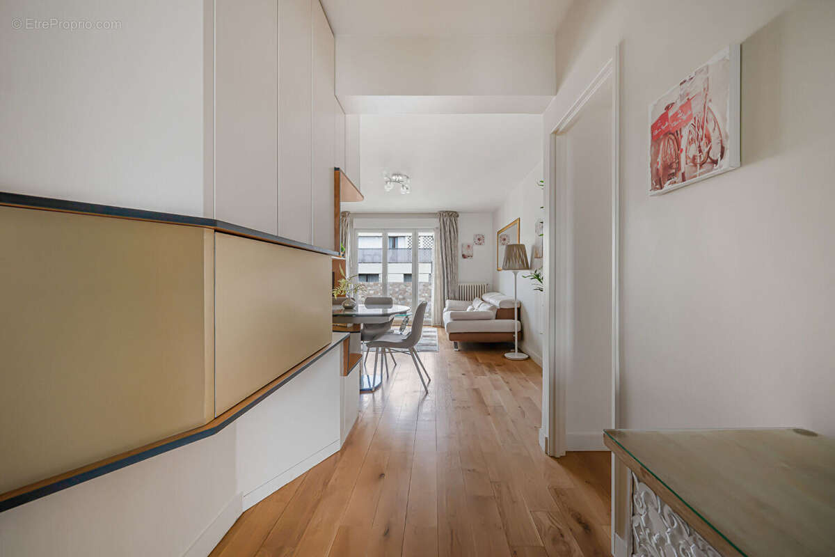 Appartement à PARIS-14E