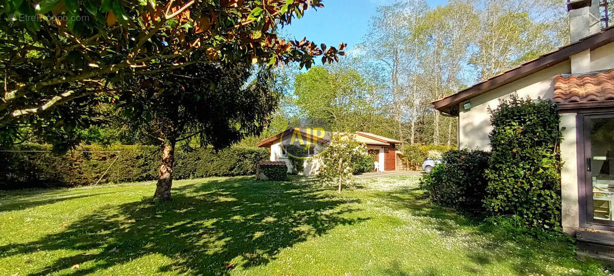 Maison à GRAYAN-ET-L&#039;HOPITAL