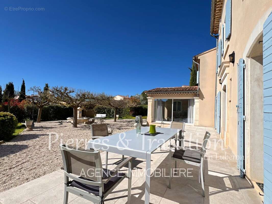 Maison à RUSTREL