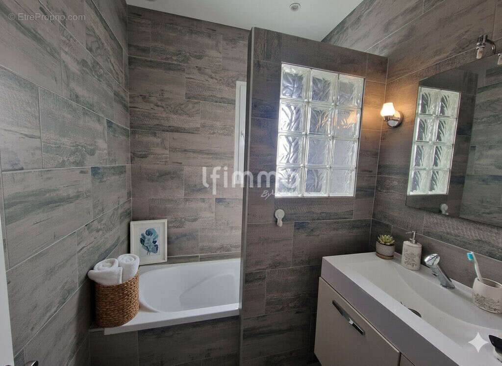 Maison 121 m² + Dépendance 55 m² - St Sulpice et Cameyrac - photo 8
