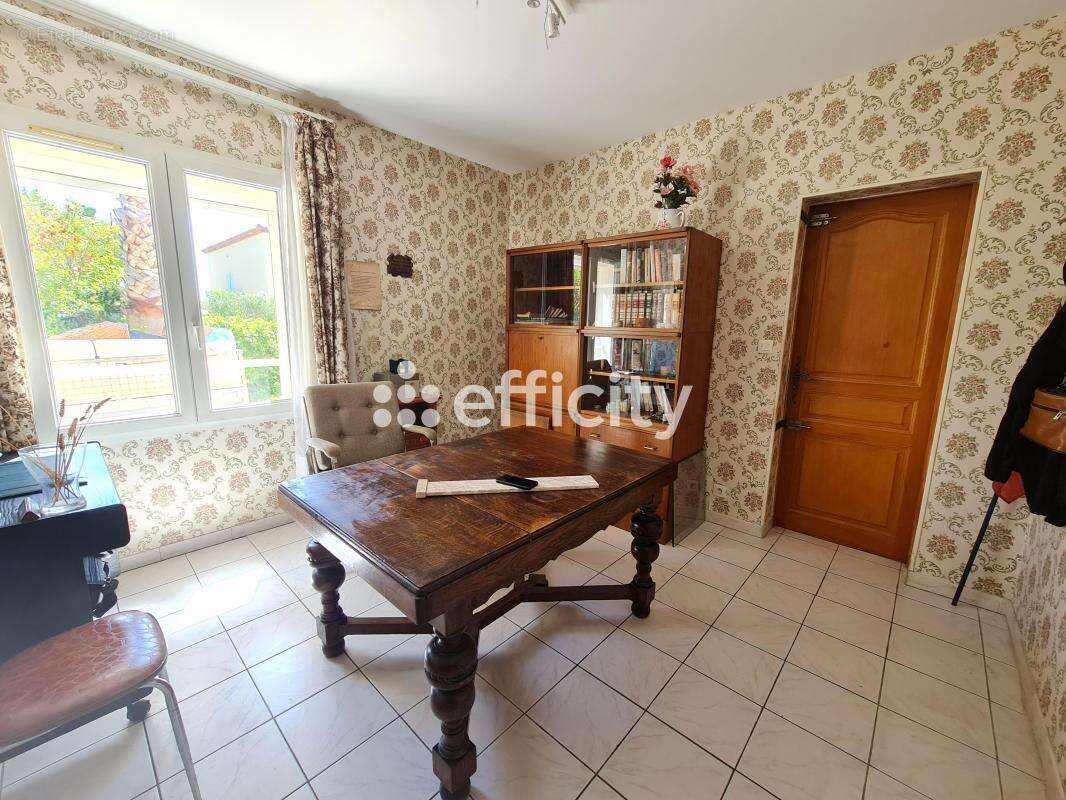 Maison à CARQUEIRANNE