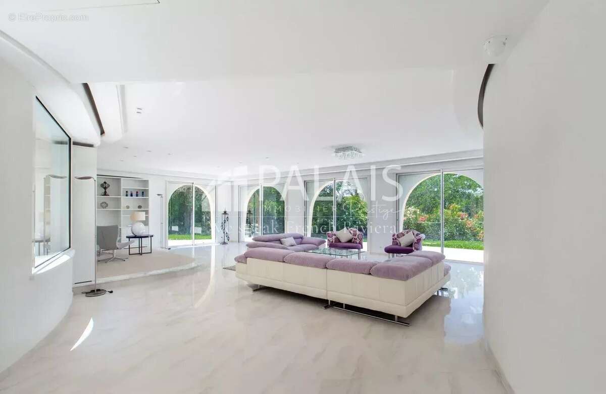 Maison à MOUANS-SARTOUX