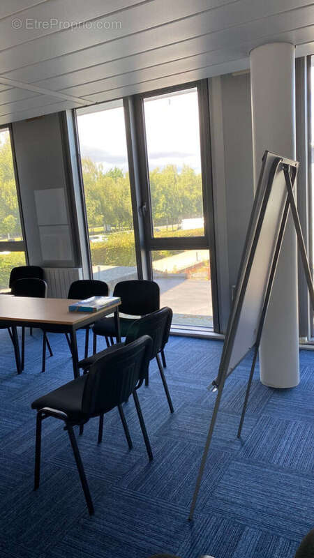 Commerce à HEROUVILLE-SAINT-CLAIR