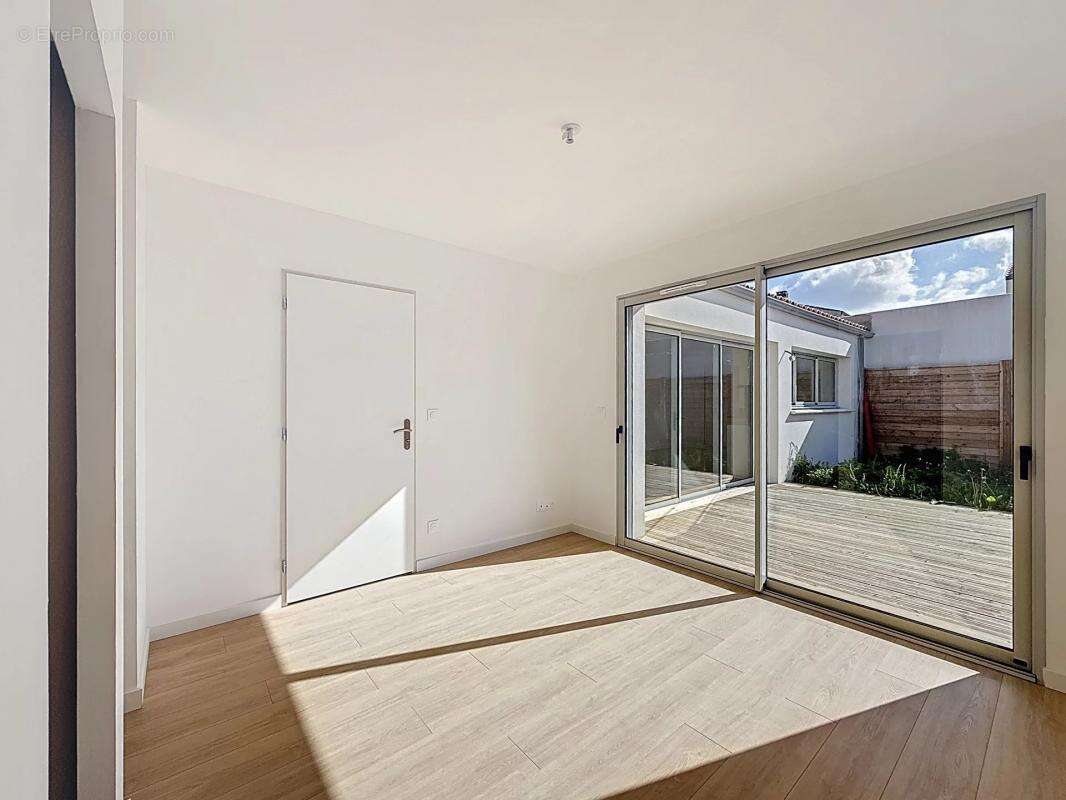 Maison à SAINTE-SOULLE