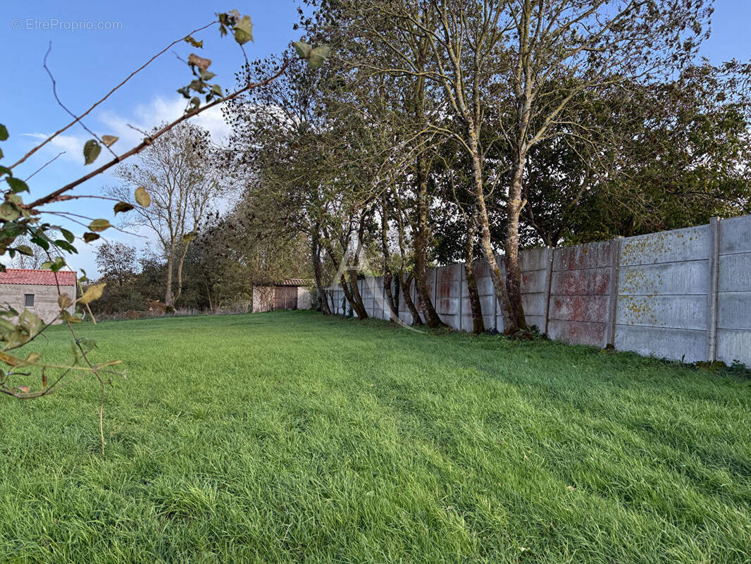 Terrain à LA JONCHERE