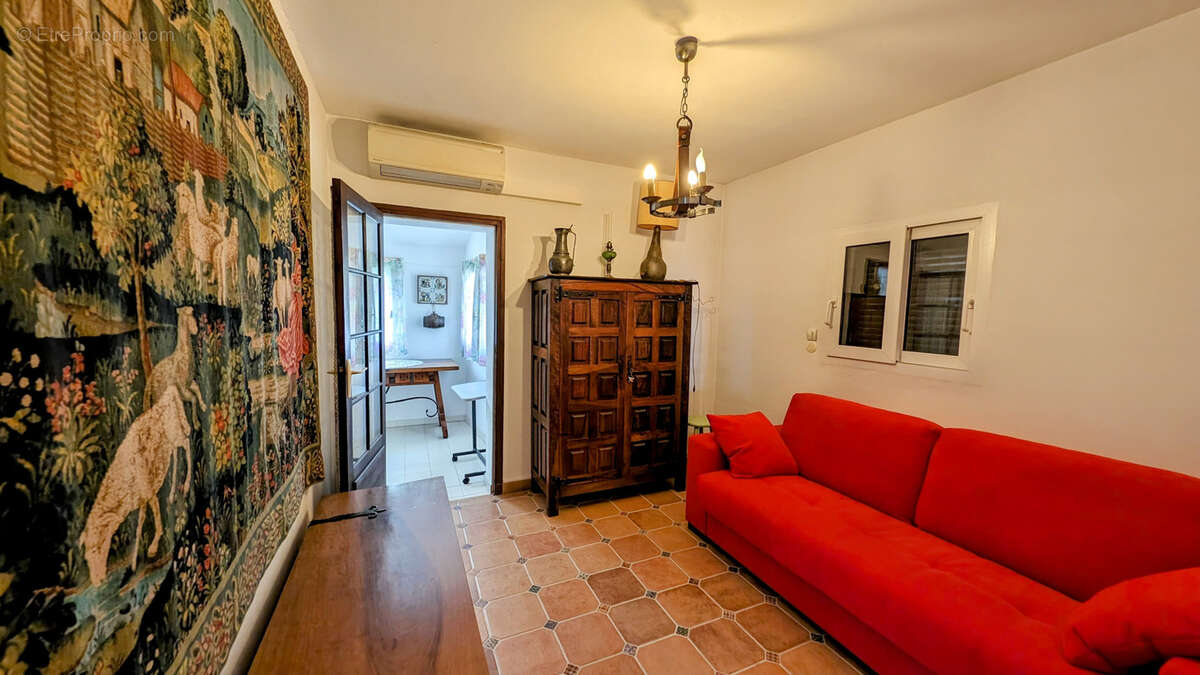 Maison à LAROQUE-DES-ALBERES