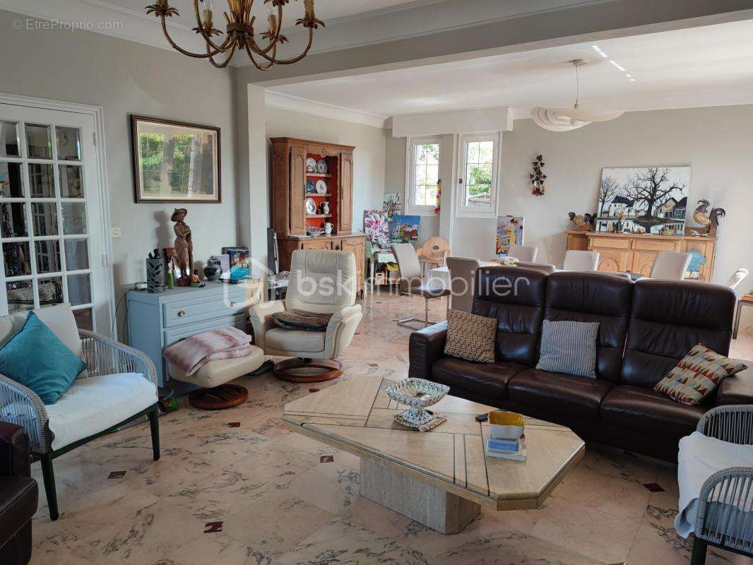Pavillon sur sous-sol total de 234 m² sur 880 m² de jardin - photo 21