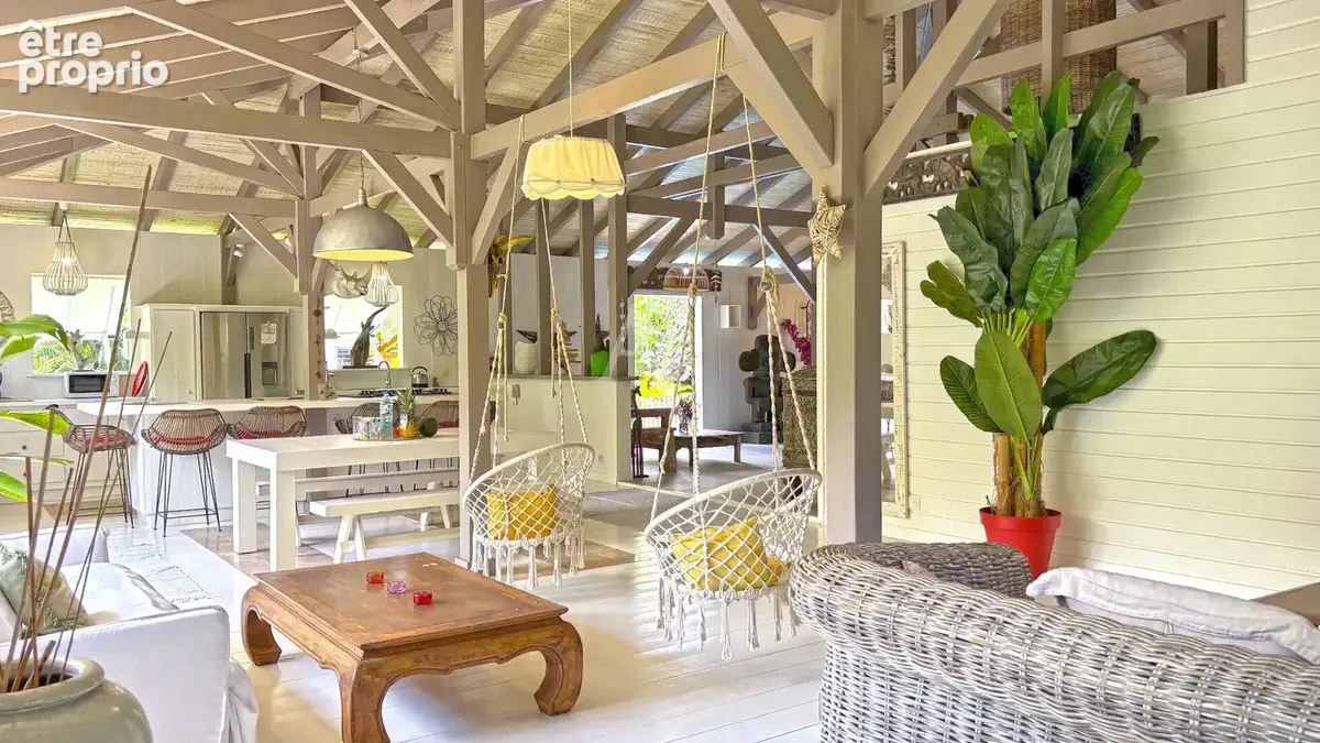 Villa d'architecte T7 (246 m²) avec piscine et revenus locatifs - Les Trois-Îlets - photo 4