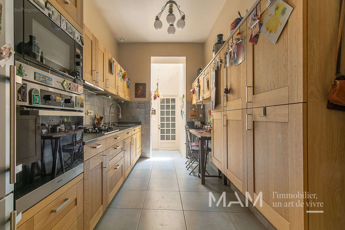 Appartement à MARSEILLE-6E