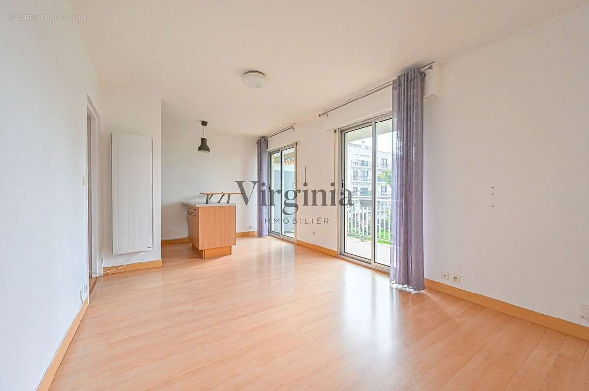 Appartement à CHARENTON-LE-PONT