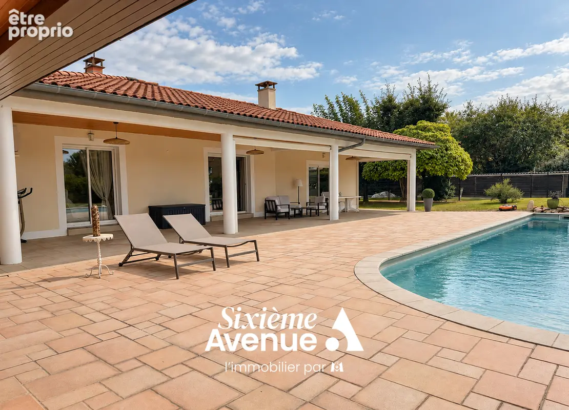 Maison Bressols 7 pièce(s), dépendances, piscine - photo 1