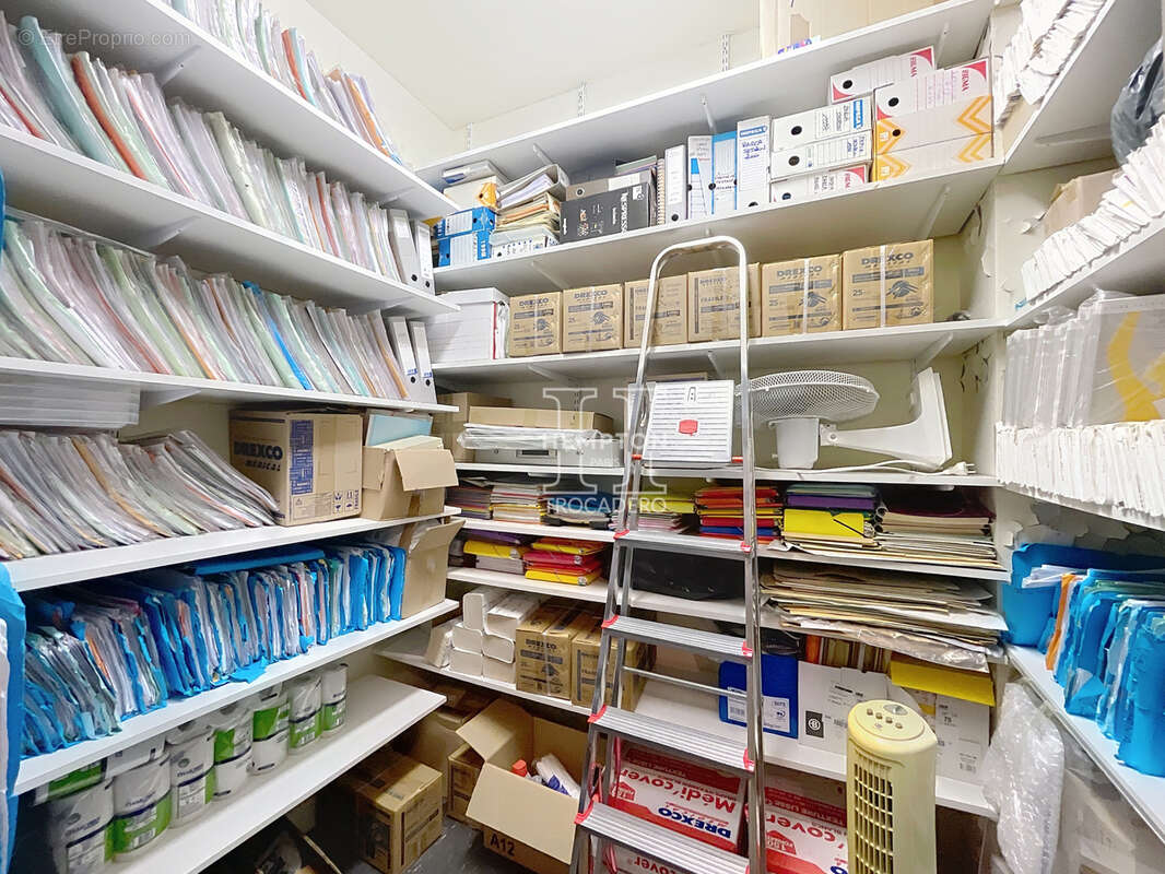 Commerce à PARIS-16E