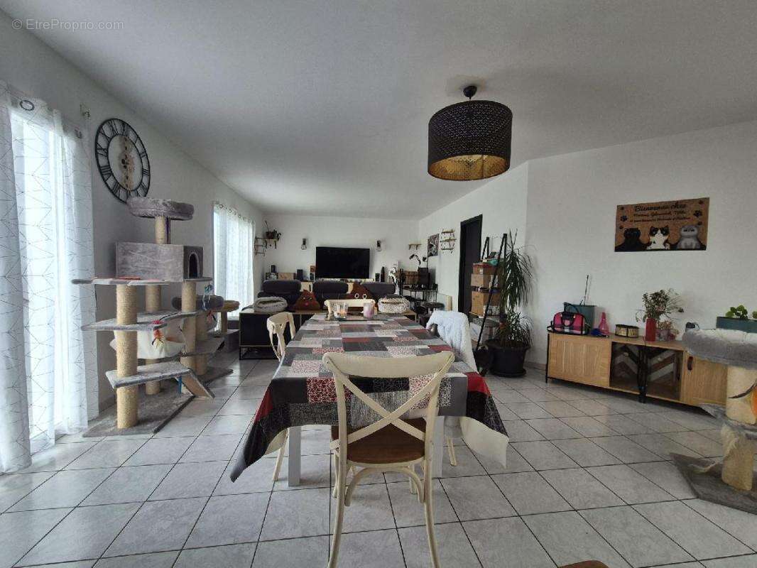 Maison à BEAUVOIR-SUR-NIORT